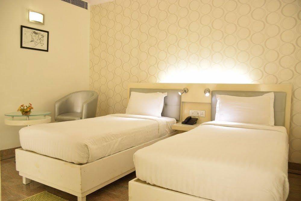 Treebo Check In By Oran Hotel New Delhi Buitenkant foto